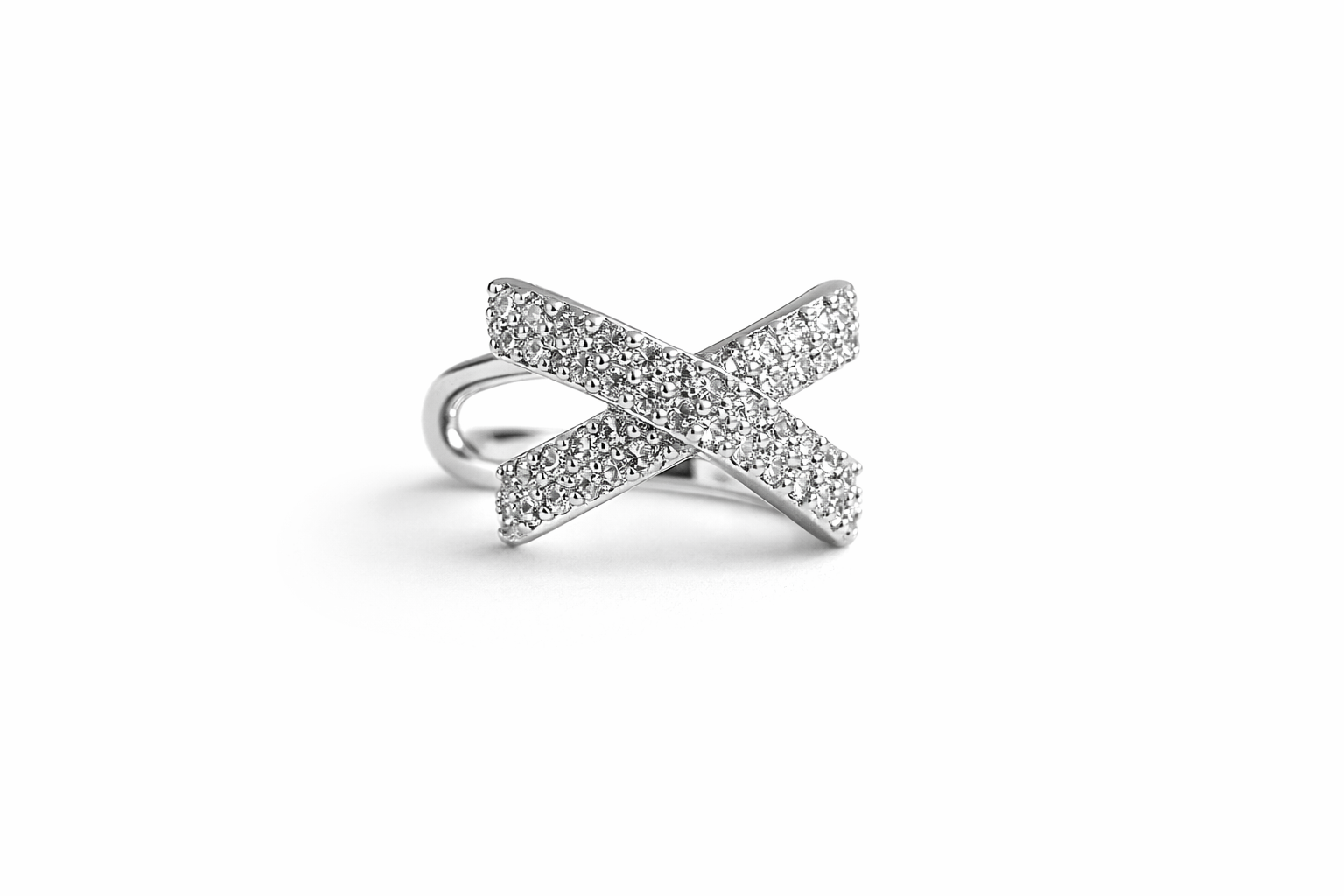 Çapraz Silver Kıkırdak Küpe
